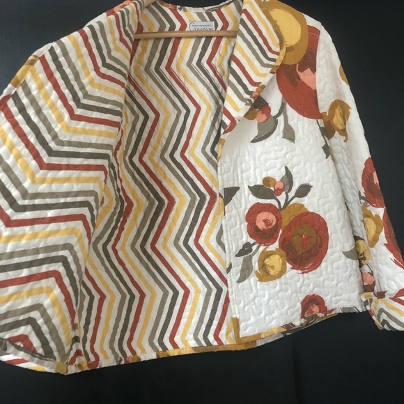 One of a kind, handmade quilted floral topper - Picture 3 of 6